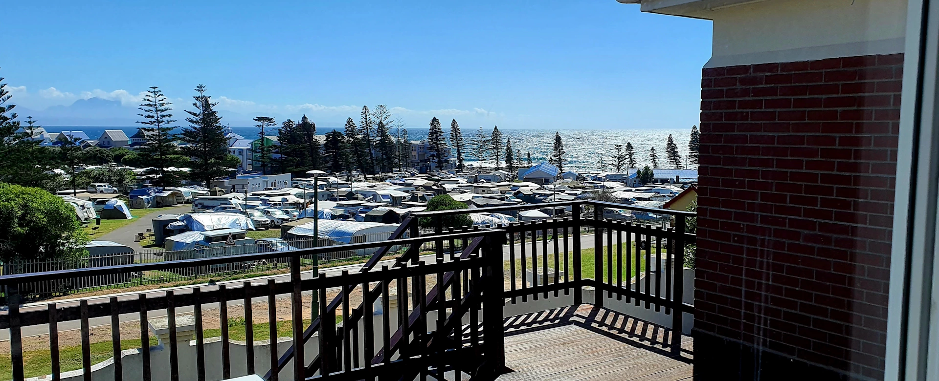 Point Village Hotel - Light House Holiday Homes
