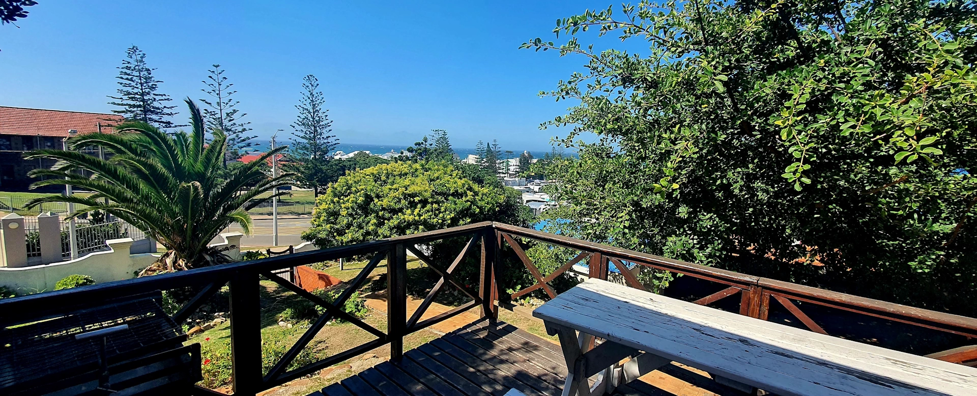 Point Village Hotel - Light House Holiday Homes